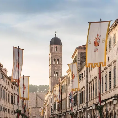 Maistra Select Srebreno * ムリニ