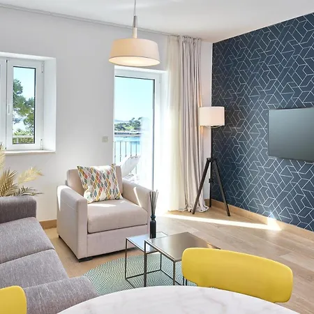 Maistra Select Srebreno شقة