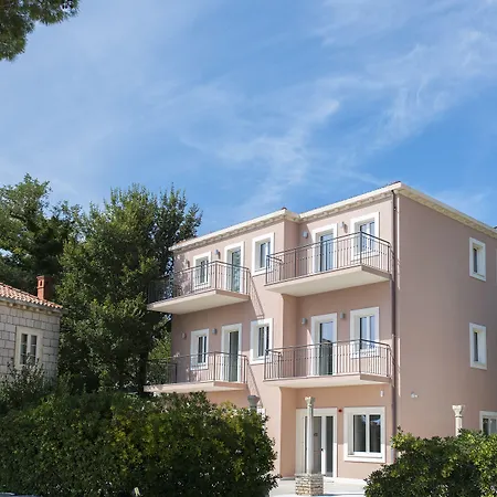 Maistra Select Srebreno アパート *