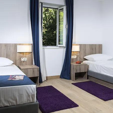 Maistra Select Srebreno شقة مْليني